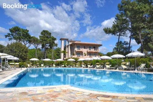 Apartamento em Marina di Massa. Terraço e piscina