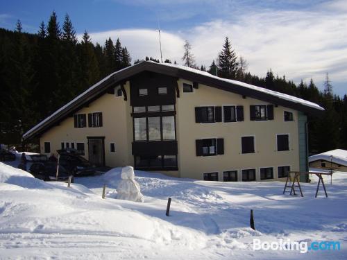 Appartement met terras en internet. Mühlbach am Hochkönig vanuit uw raam!