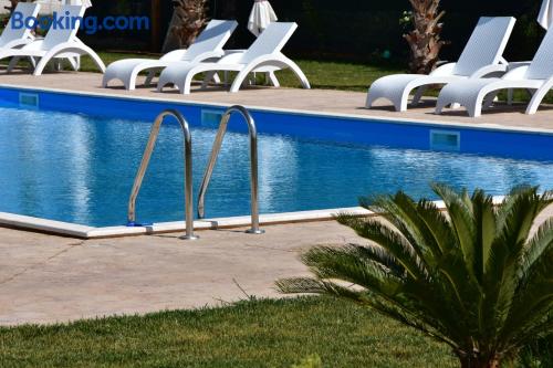 Appartamento con Wifi e terrazza. Piscina!