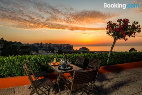 Apartamento con vistas y conexión a internet en Tropea de dos habitaciones