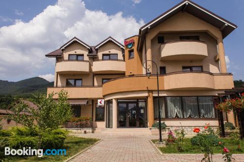 Apartamento de 33m2 em Piatra Neamt. Com terraço!