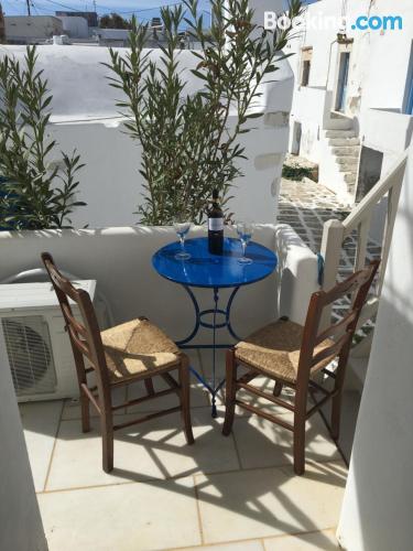 Apartamento com terraço e Internet em Antiparos Town