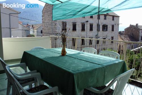 Apartamento com terraço em Komiza.