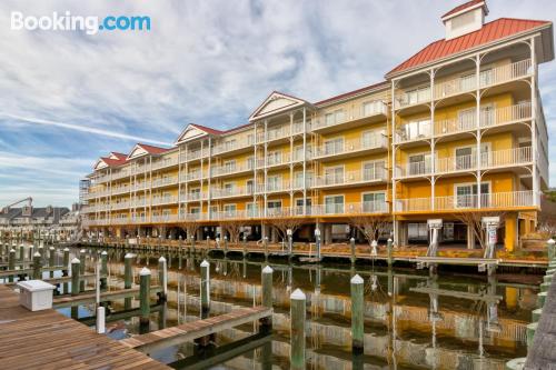 Énorme appartement à Ocean City. Avec climatisation!