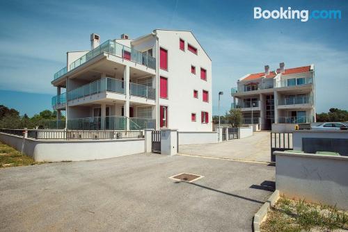 Spacieux appartement à Peroj. Avec terrasse!