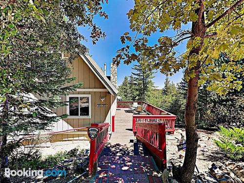 Gros appartement avec deux chambres. À Lake Arrowhead.