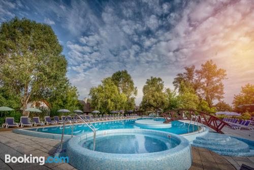 Apartamento con piscina y vistas