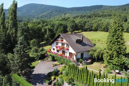 Cuco apartamento parejas en buena ubicación de Dieffenbach-au-Val