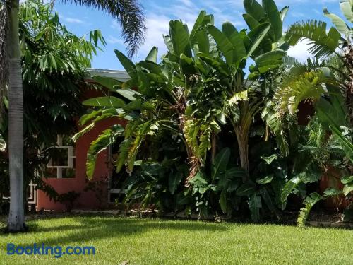 Apartamento para cinco o más. Zona inmejorable y piscina.