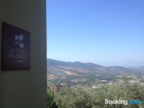 App met airconditioning. Giffoni Valle Piana vanuit uw raam!