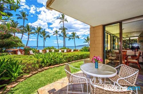 1 bedroom apartment place in Kihei for two people.