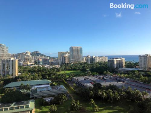 Appartement avec piscine et l'air concdetionné. Honolulu est votre!.