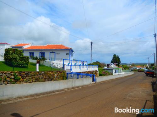 Home for 2 people in Praia da Vitória with wifi.