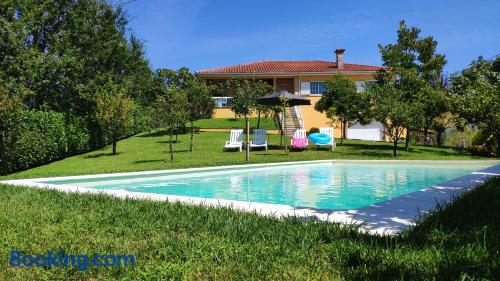 Colossal apartamento em Braga. Terraço e piscina