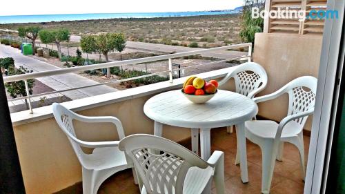 Confortable appartement avec 2 chambres. Terrasse!.