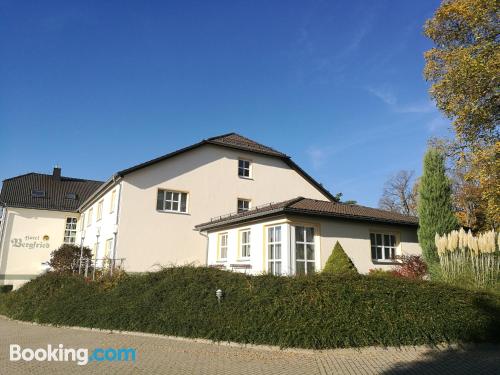 Ferienwohnung in Saalfeld. Mit Kinderbett