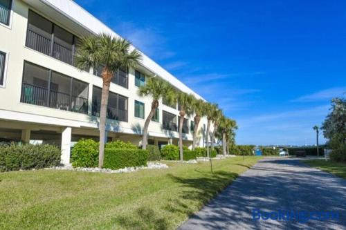 Home in Bradenton Beach in incredible location