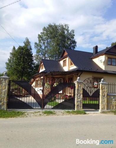 Appartement met terras. Mykulychyn vanuit uw raam!.