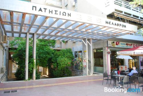 Espacioso apartamento en Atenas con aire acondicionado