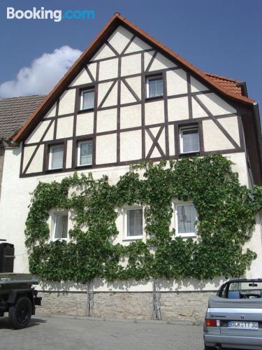 Espacioso apartamento en Naumburg con vistas.