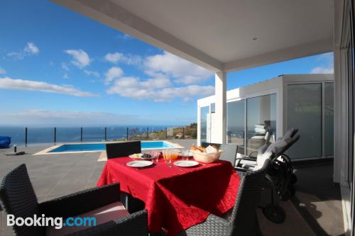 Wohnung in Estreito da Calheta. Nahe dem Zentrum!