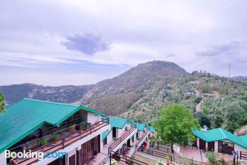 Appartement pour 2 personnes à Shimla. Terrasse et Internet!