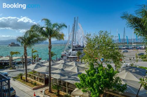 Cómodo apartamento en Nafplio. ¡aire acondicionado!.