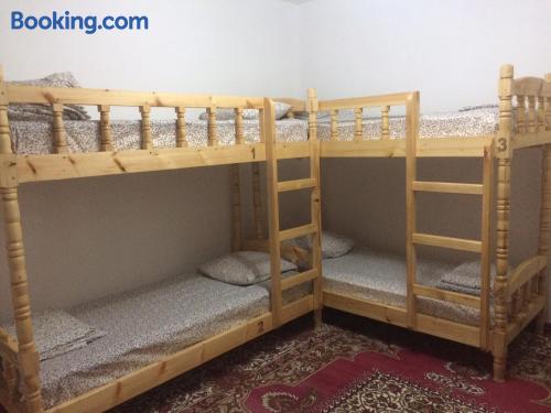 Cama en habitación compartida de 6 camas