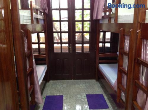 Posto Letto in Dormitorio Misto con 8 Letti