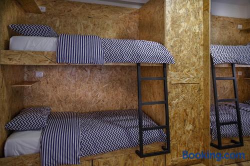 Cama en habitación compartida mixta de 6 camas