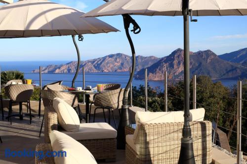 Appartement avec terrasse, en bonne position