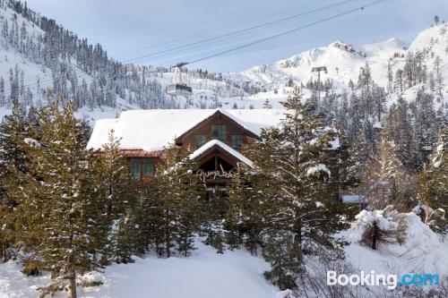 Apartamento en Olympic Valley con piscina