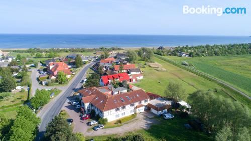 Praktische Wohnung in Lobbe. Haustier erlaubt