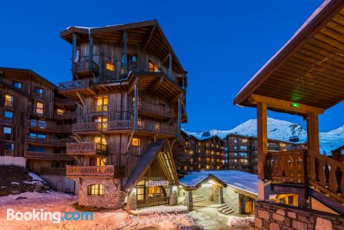 Zona increíble con piscina en Val Thorens y conexión a internet