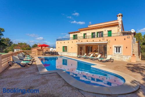 Ferienwohnung mit Balkon. In Cala Blava