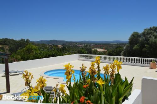 Grand appartement dans le centre-ville. Terrasse!