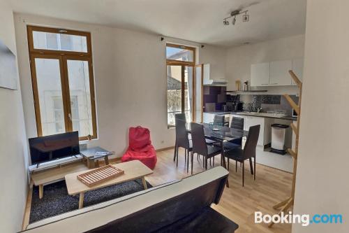 Confortável apartamento com dois quartos em Béziers.
