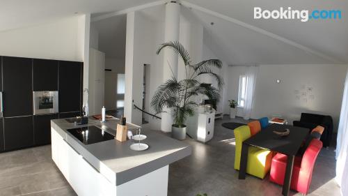 Apartamento en buena zona ideal parejas.