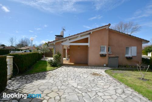 Incredible location in Arès. Ideal for six or more