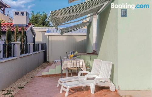 1 bedroom apartment in downtown. Biograd Na Moru calling!