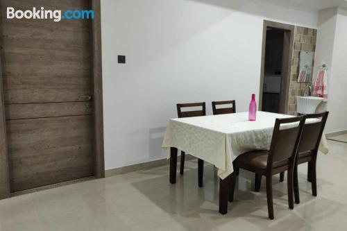 Appartement met airconditioning. Welkom bij Guwahati!.