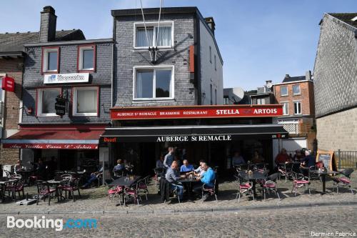 Apartamento en Stavelot. Buena ubicación, wifi