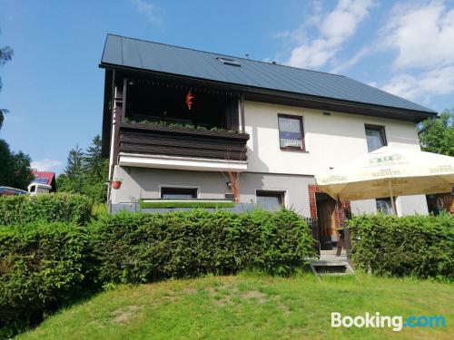 Appartement avec terrasse, dans une position centrale.