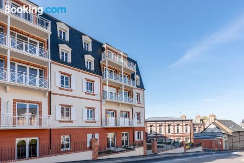 Appartement avec terrasse, dans le centre-ville