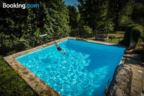 Appartement avec piscine et terrasse. À Sauve