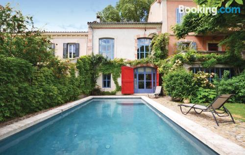Centric home. Enjoy your pool in Avignon!