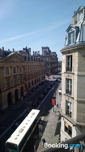 Place for couples in Paris. Internet!