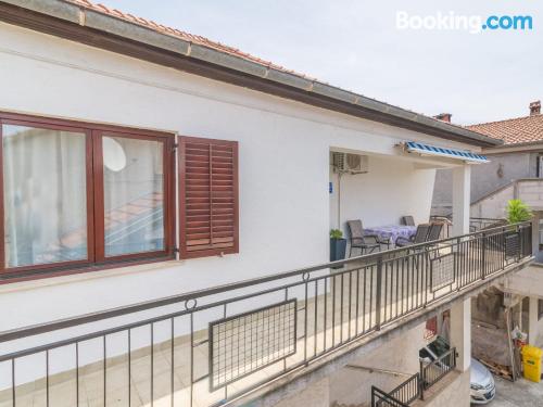 Apartamento para grupos en Zadar con aire acondicionado.