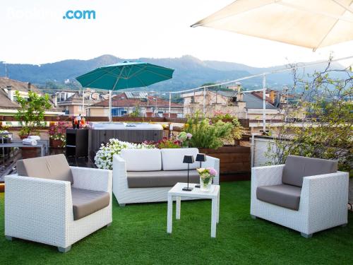 Appartement avec piscine et terrasse. Dans le centre-ville