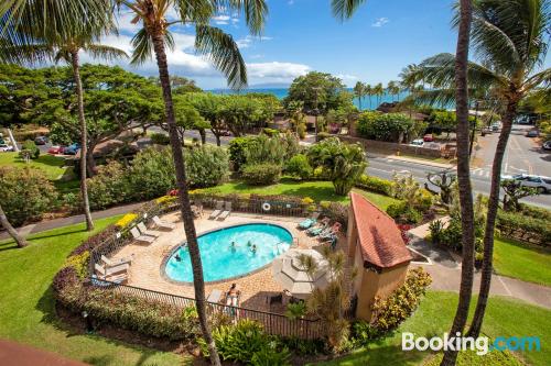 Giant place. Enjoy your swimming pool in Kihei!.